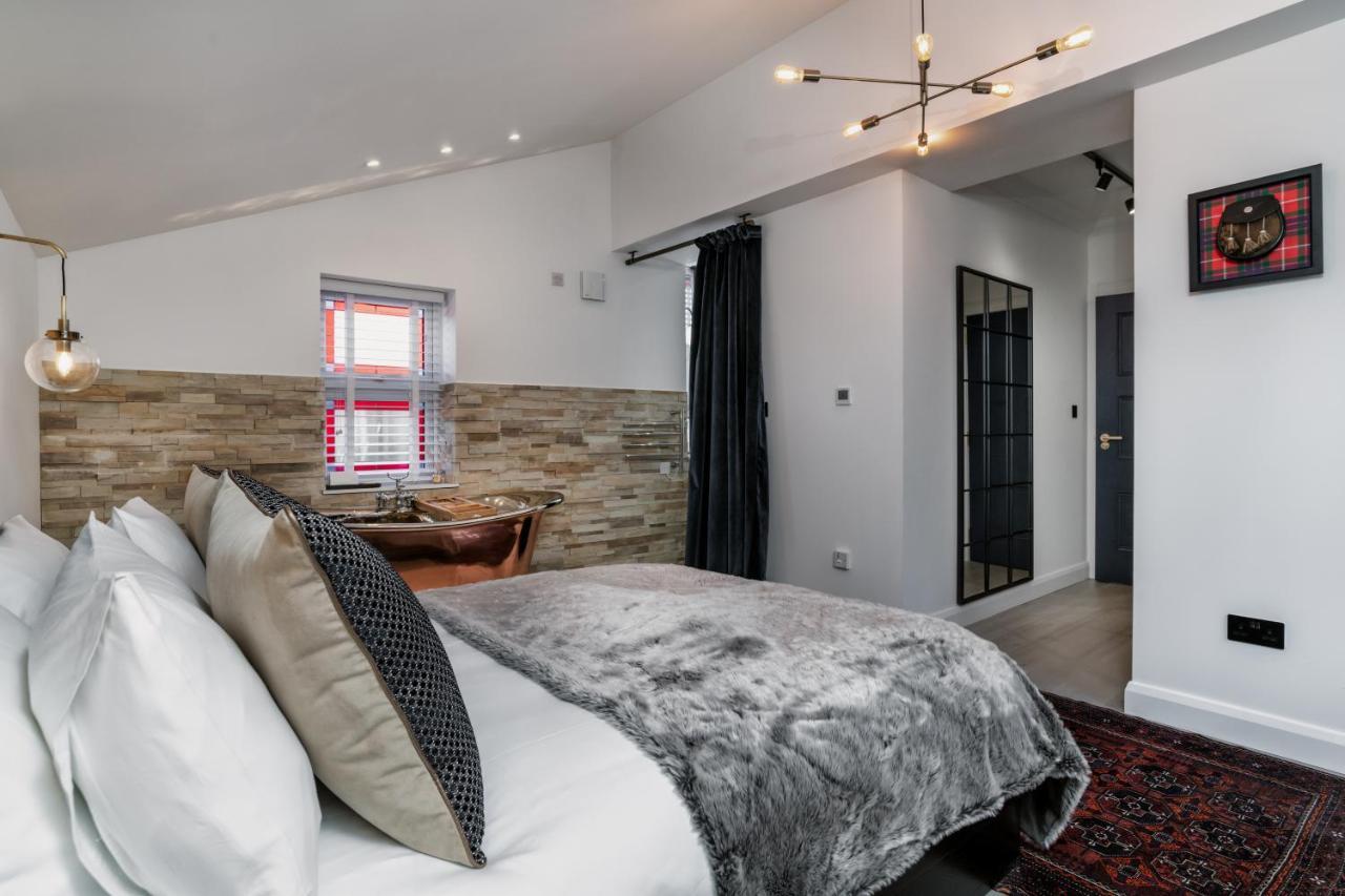 Pamper Yourself In Our Double Sized Copper Tub -2 Bedroom Villa Inverness Dış mekan fotoğraf